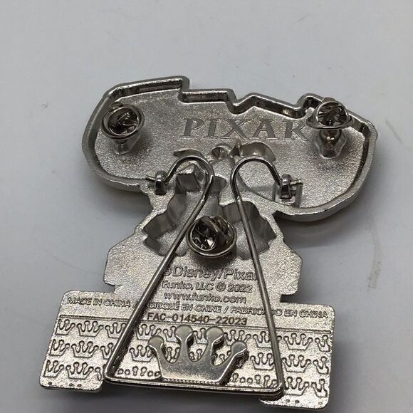 WallE Earth Day Funko Pop Pin With Stand - Picture 2 of 4